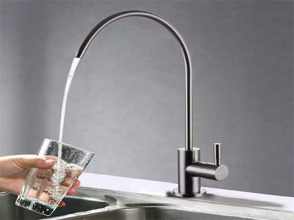 直飲水管道采用不銹鋼管